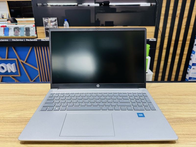HP Laptop 15-fd0083wm Silver NEW!