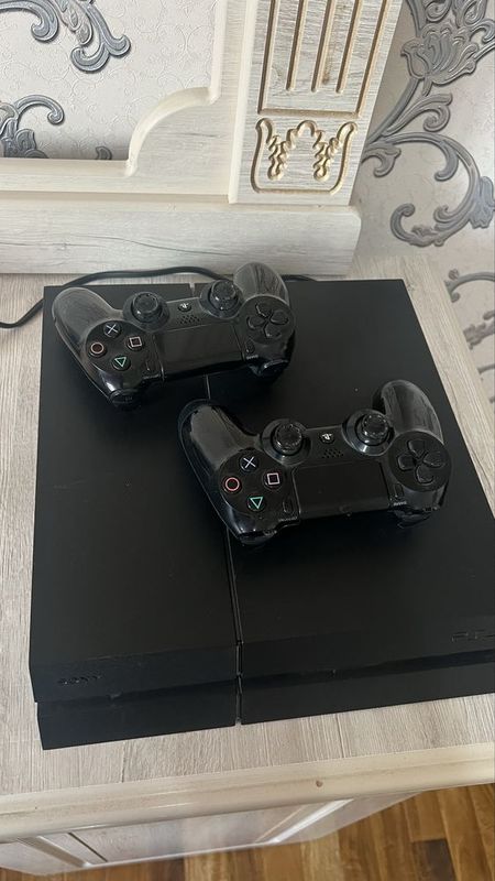 Playstation 4 Fat 500 GB XOLATI YAXSHI. OʻYINI YOʻQ FAQAT. 2 ta Jostik Playstation 4 Fat 500 GB XOLATI YAXSHI. OʻYINI YOʻQ FAQAT. 2 ta Jostik