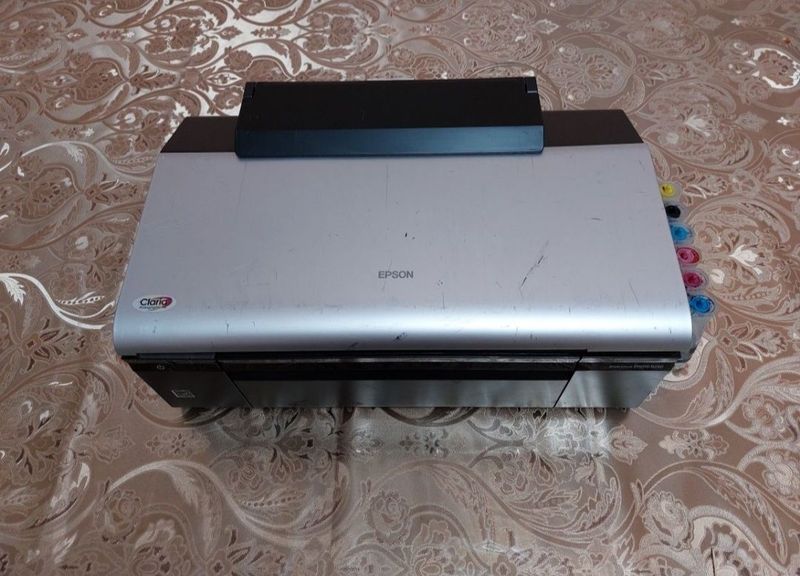 Rangli printer sotiladi