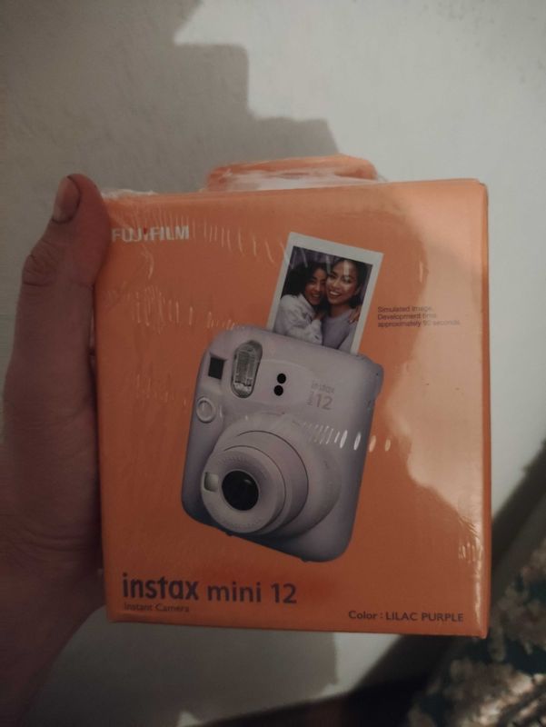 Fujifilm instax mini 12 фиолетовый цвет Fujifilm instax mini 12 фиолетовый цвет