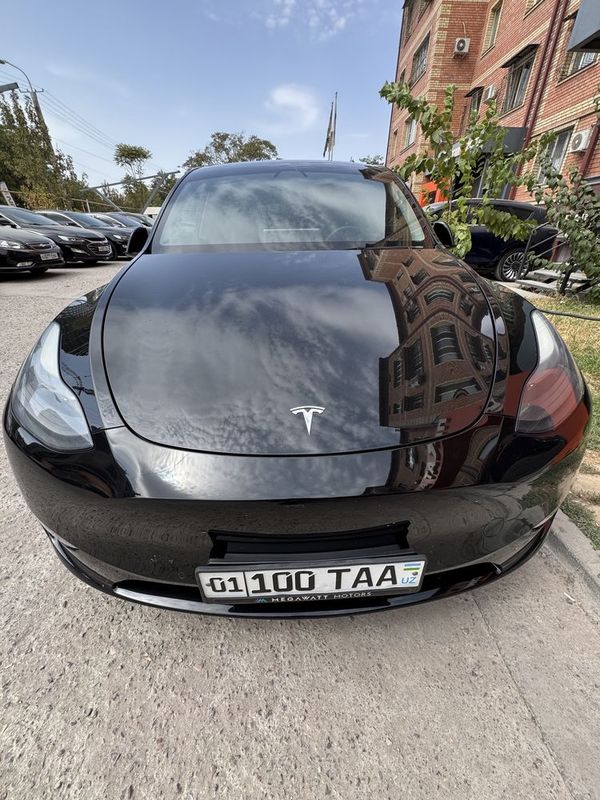 Продаеется Tesla model Y