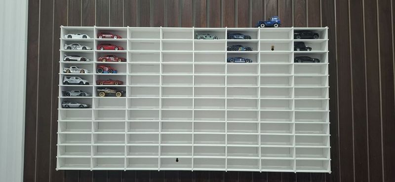 Полка для машинок 1:64 hot wheels 100 ячеек Полка для машинок 1:64 hot wheels 100 ячеек