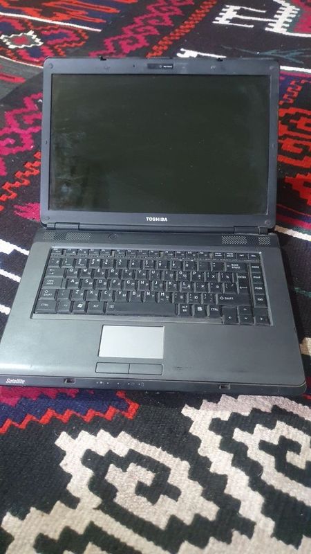 Toshiba noudbuk sotiladi Toshiba noudbuk sotiladi
