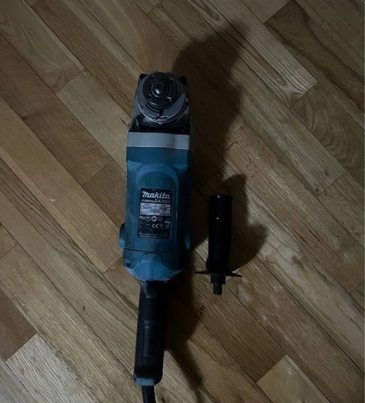 Угловая шлифовальная машина Makita ga7050 Угловая шлифовальная машина Makita ga7050