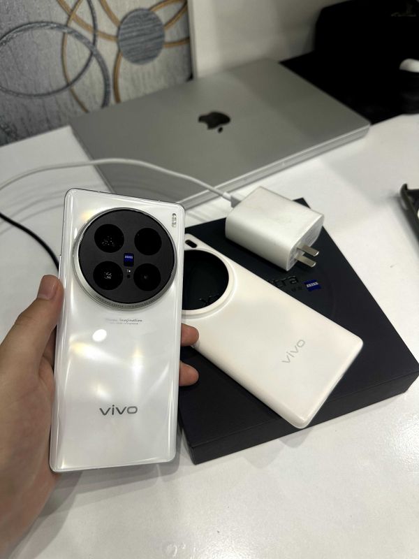 Vivo X100 Ultra 16/512 GB Vivo X100 Ultra 16/512 GB