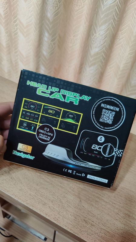 Продам HUD С3 OBD+GPS проектор на лобовоер на Продам HUD С3 OBD+GPS проектор на лобовоер на