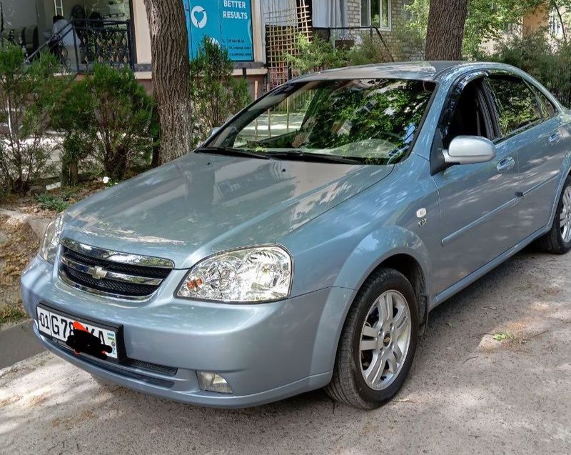 Продаю Шевроле Ласетти 2011 года, двигатель 1.8, пробег 48500 км Продаю Шевроле Ласетти 2011 года, двигатель 1.8, пробег 48500 км