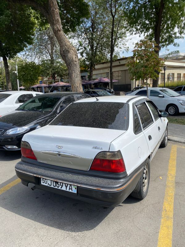 Sotiladi nexia 1 mashinasi. Toshkent shaxarda turibdi Sotiladi nexia 1 mashinasi. Toshkent shaxarda turibdi