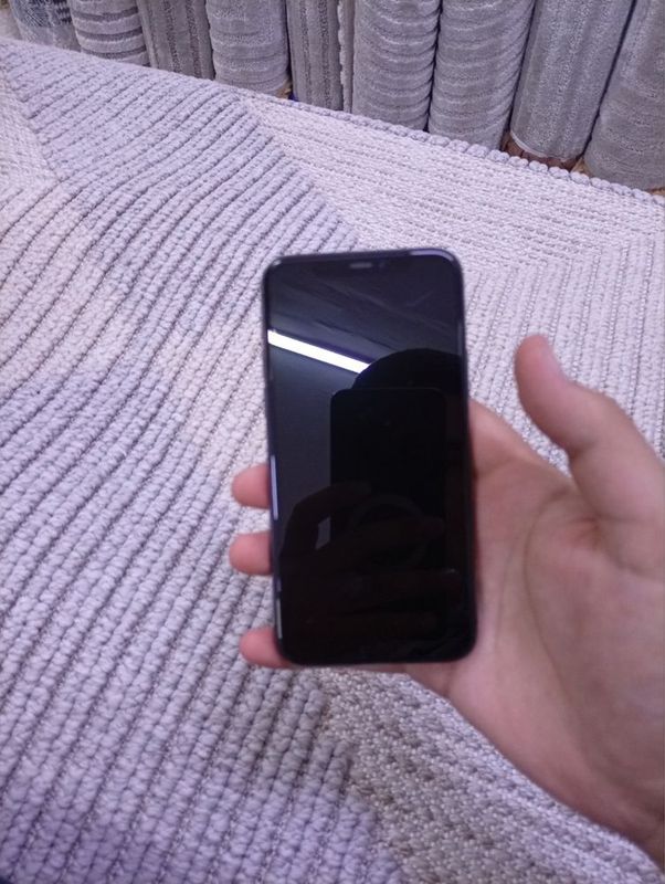 Iphone 11 pro 64 tali xolati yaxshi dak bor
