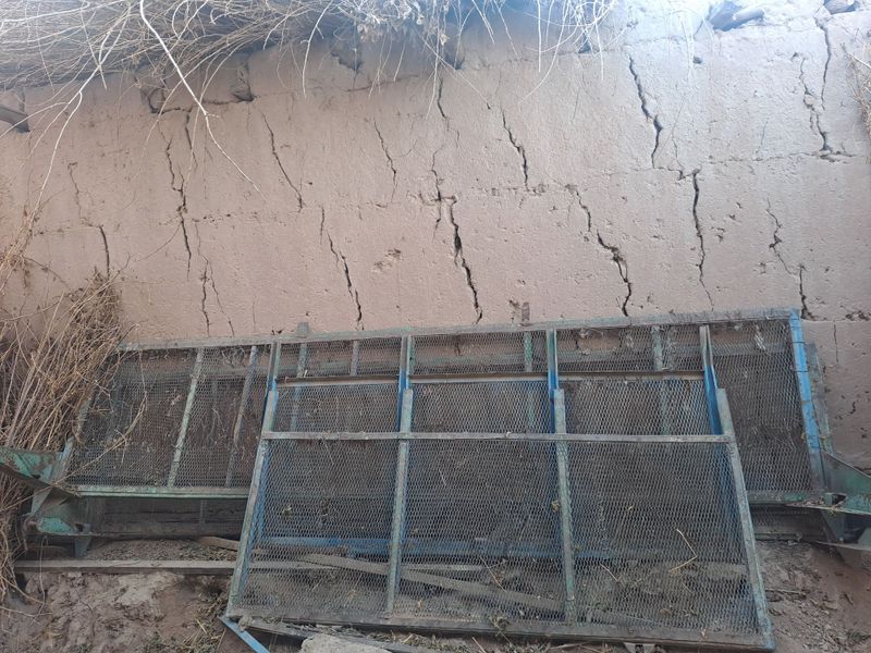 Tractor presipt setkasi sotiladi.Holati yaxshi.Narxi 5mln.