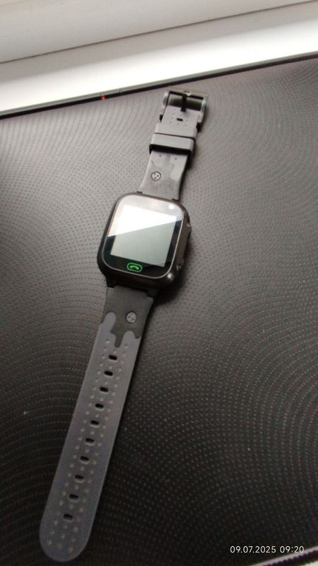 Detskiy smart watch sim kartalik yangidek Detskiy smart watch sim kartalik yangidek
