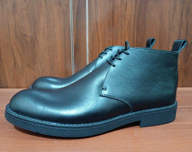 Leather Chukka boots