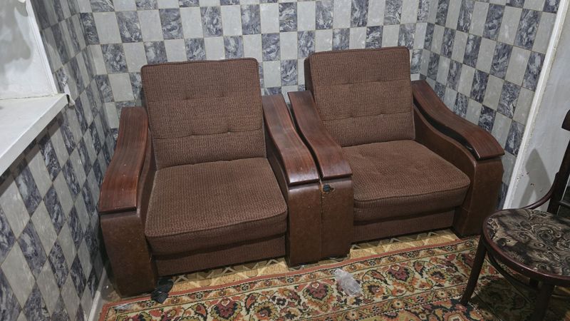 Продам два кресла