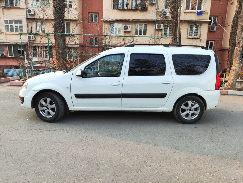 Лада Ларгус 2019 год Лада Ларгус 2019 год