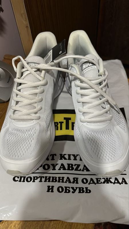 Абсолютно новые кроссовки Nike (41-41.5) unisex Абсолютно новые кроссовки Nike (41-41.5) unisex