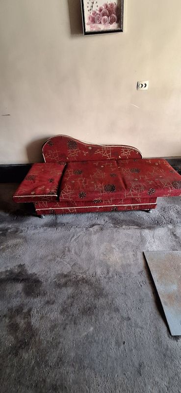 Диван б/у сотилади