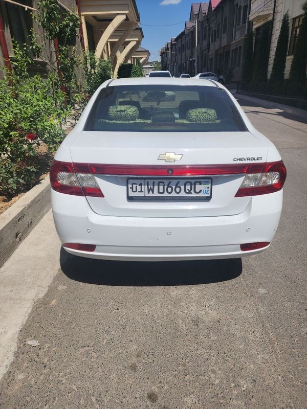 Epica sotiladi. Oq rang. Birinchi qo'l. Epica sotiladi. Oq rang. Birinchi qo'l.