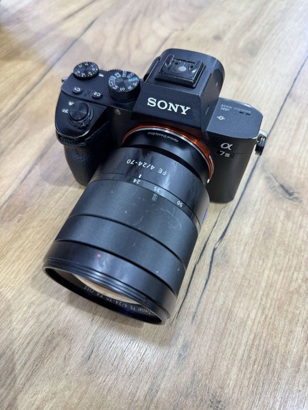 Sony A7 III 24-70mm F4 Sony A7 III 24-70mm F4