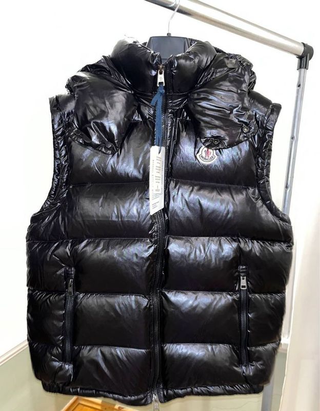 Жилетка(Безрукавка) Moncler Жилетка(Безрукавка) Moncler