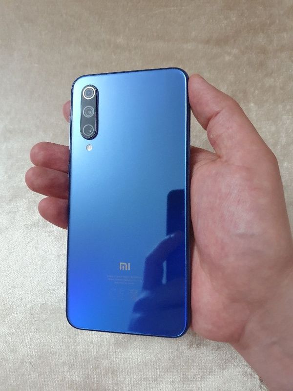 Srochna sotiladi Xiaomi Mi 9 SE 6/64Gb Orginal Xolati yaxshi Srochna sotiladi Xiaomi Mi 9 SE 6/64Gb Orginal Xolati yaxshi