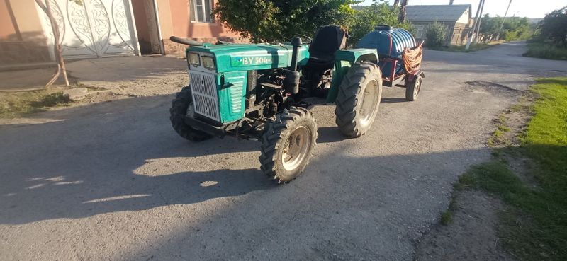 Mini traktor sotiladi