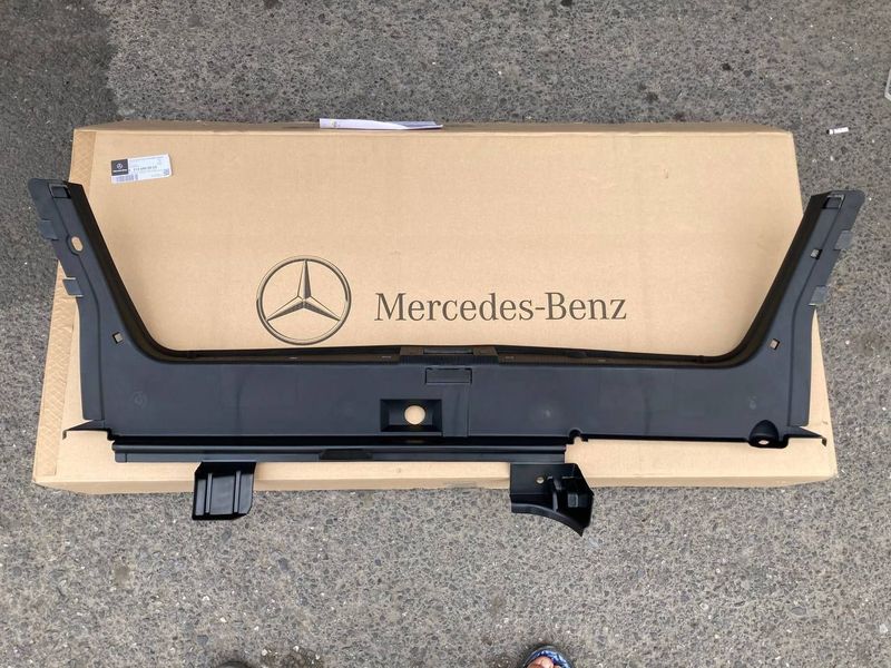 Накладка багажного отсека новый Mercedes-Benz W210,W124