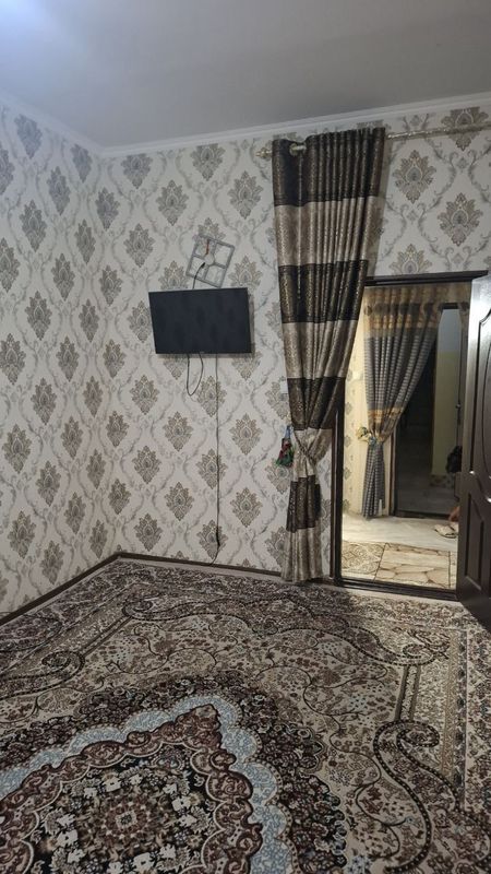 Узок муддатга оилага йоки студент кизларга ижарага берилади