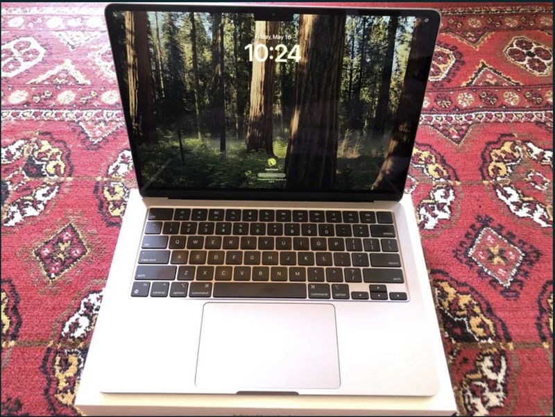Apple MacBook Air M2 Chip 13.6 inch LL/A 256/8 Apple MacBook Air M2 Chip 13.6 inch LL/A 256/8