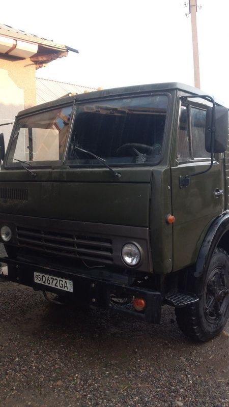 Kamaz 53212 sotiladi terip chiqilgan mator gaz qilingan qogani telda.