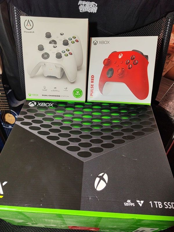 Xbox Series X, 2 Джойстика, Док-станция Xbox Series X, 2 Джойстика, Док-станция