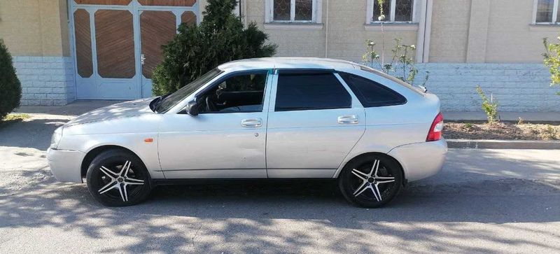 Lada priora sotiladi Lada priora sotiladi