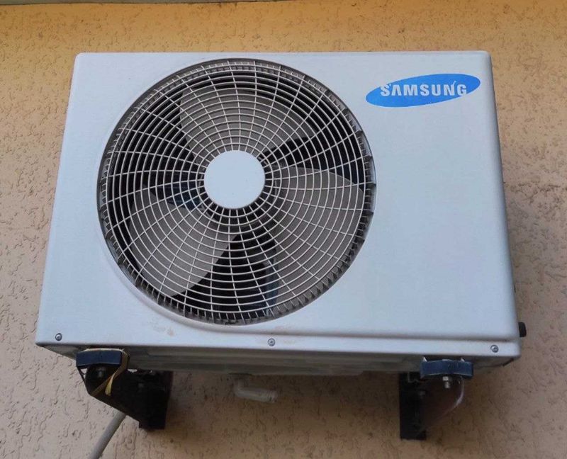 Кондиционер Samsung модель AQ12TSAX б/у Кондиционер Samsung модель AQ12TSAX б/у
