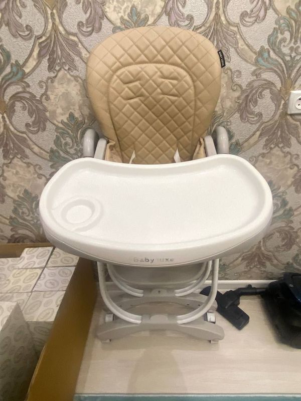 Продаю стульчик для кормления Baby Luxe