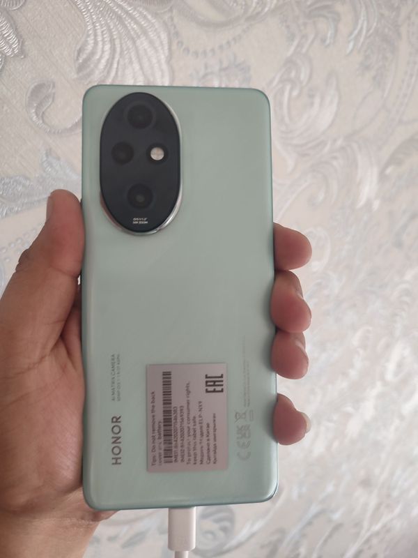 HONOR 200 PRO обмен Iphone 15 про или 16 про
