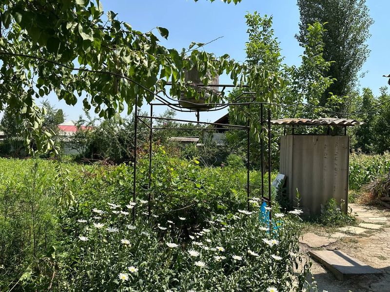 Uchaska sotiladi yashashga uy sharoitlari urtacha xolatda yer maydoni Uchaska sotiladi yashashga uy sharoitlari urtacha xolatda yer maydoni