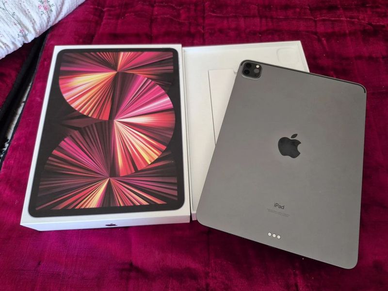 prodam Ipad pro 11 M1 256 GB sim kart prodam Ipad pro 11 M1 256 GB sim kart