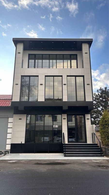 Срочна Аренда 3-х этажного здания (500 м2)-Гостиница Россия, Ул Ивлева Срочна Аренда 3-х этажного здания (500 м2)-Гостиница Россия, Ул Ивлева