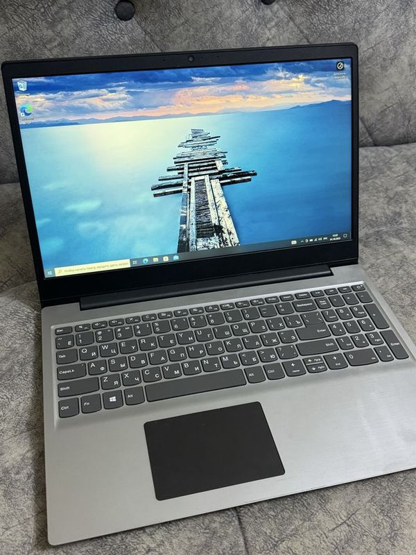 Lenovo IdeaPad S145-15IWL продаётся ноутбук.