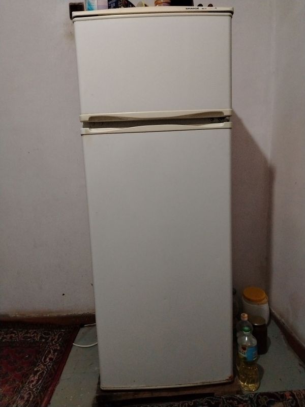 Muzlatqish satiladi Muzlatqish satiladi