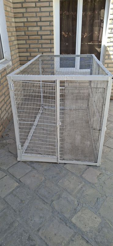 Qafas sotiladi kaftar, tovuq, quyonlar uchun ideal