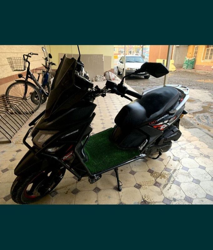 Benzinli skuter sotiladi Benzinli skuter sotiladi