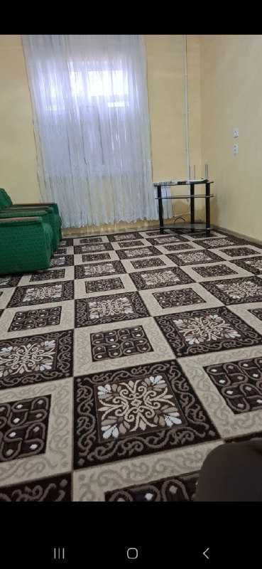Сдается 1 к-я квартира в 10 м-не, 1 этаж, напротив Карвон базара. Сдается 1 к-я квартира в 10 м-не, 1 этаж, напротив Карвон базара.