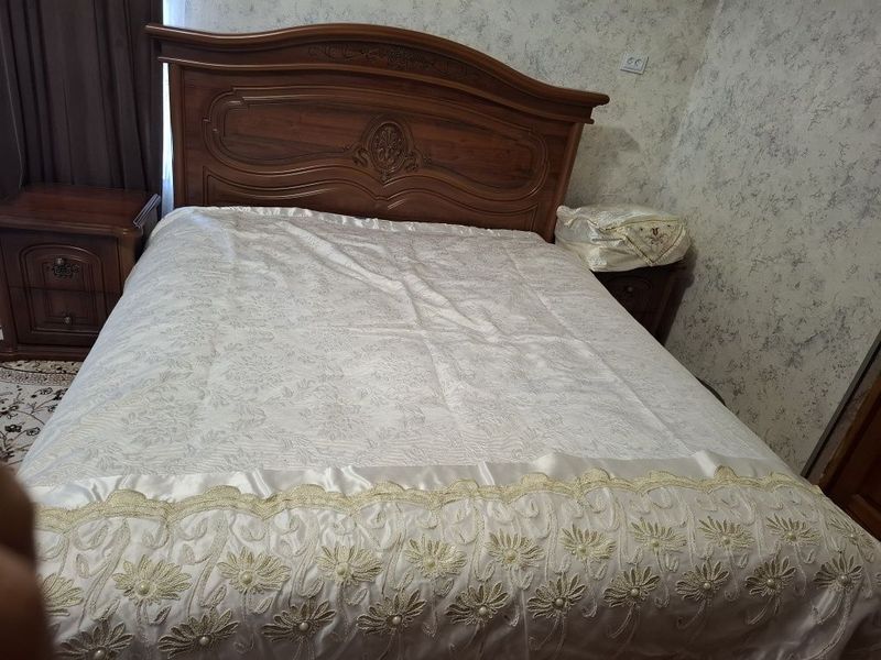 Divan spalniy 2 kishilik Divan spalniy 2 kishilik