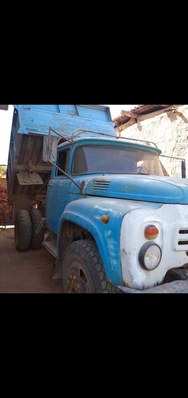 Zil 130 MTZ80 motor