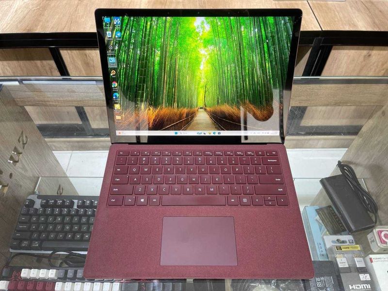 Microsoft Surface laptop 2 CORE i7-8650U ram 16 ssd 512 Microsoft Surface laptop 2 CORE i7-8650U ram 16 ssd 512