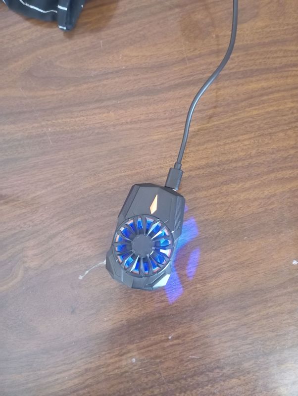 kuler telifon uchun narxi 45 ming holati yangi