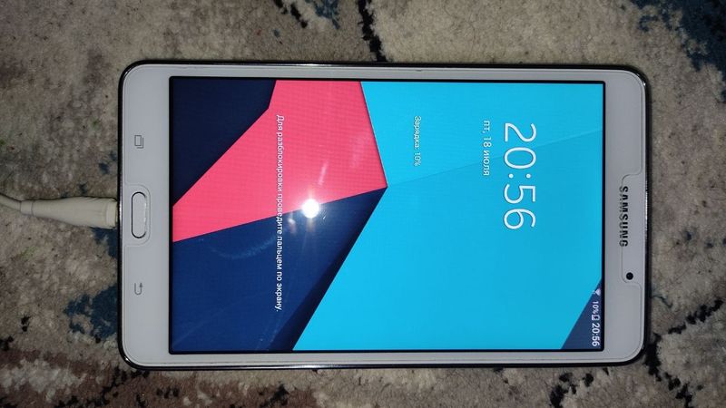 Продам планшет SAMSUNG TAB 4 + SD Продам планшет SAMSUNG TAB 4 + SD