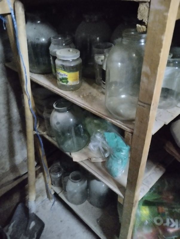 Бонка.банка. 3л. Ишлатилган. 4000 сум. 30 тача бор Бонка.банка. 3л. Ишлатилган. 4000 сум. 30 тача бор