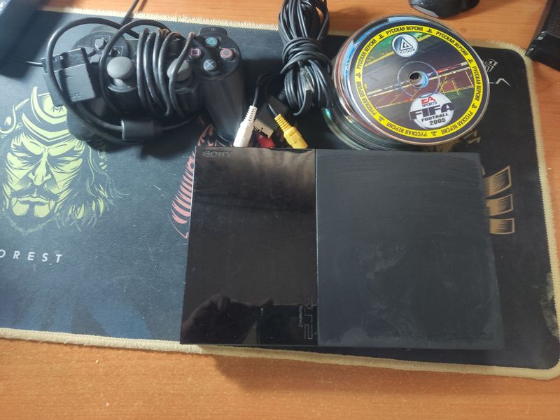 Продам Playstation 2 в хорошем состоянии