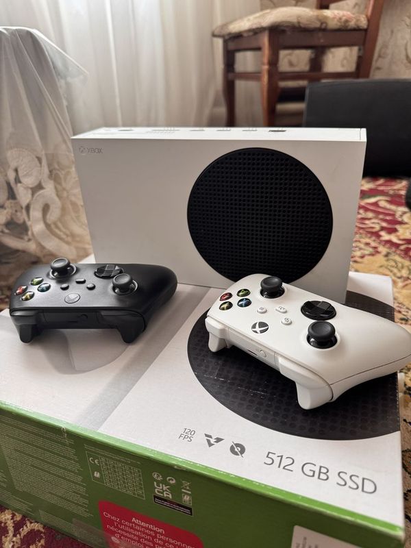 xbox s series с 2 джойстиками xbox s series с 2 джойстиками